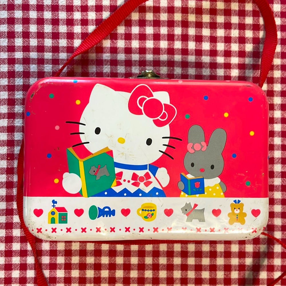 Pink Vintage Hello Kitty metal purse / case